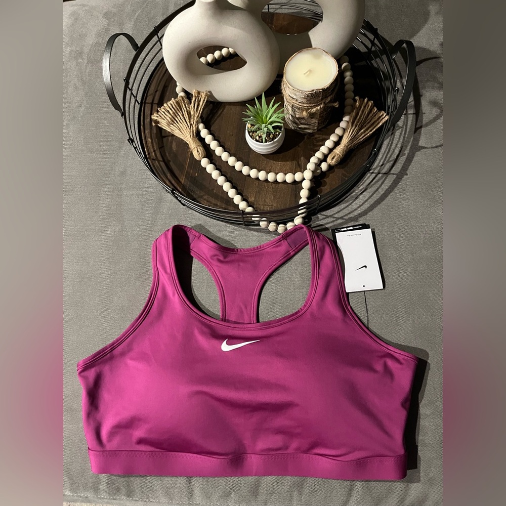 Nike Racerback Sports Dry Fit Bra in Fuchsia Size: 1X